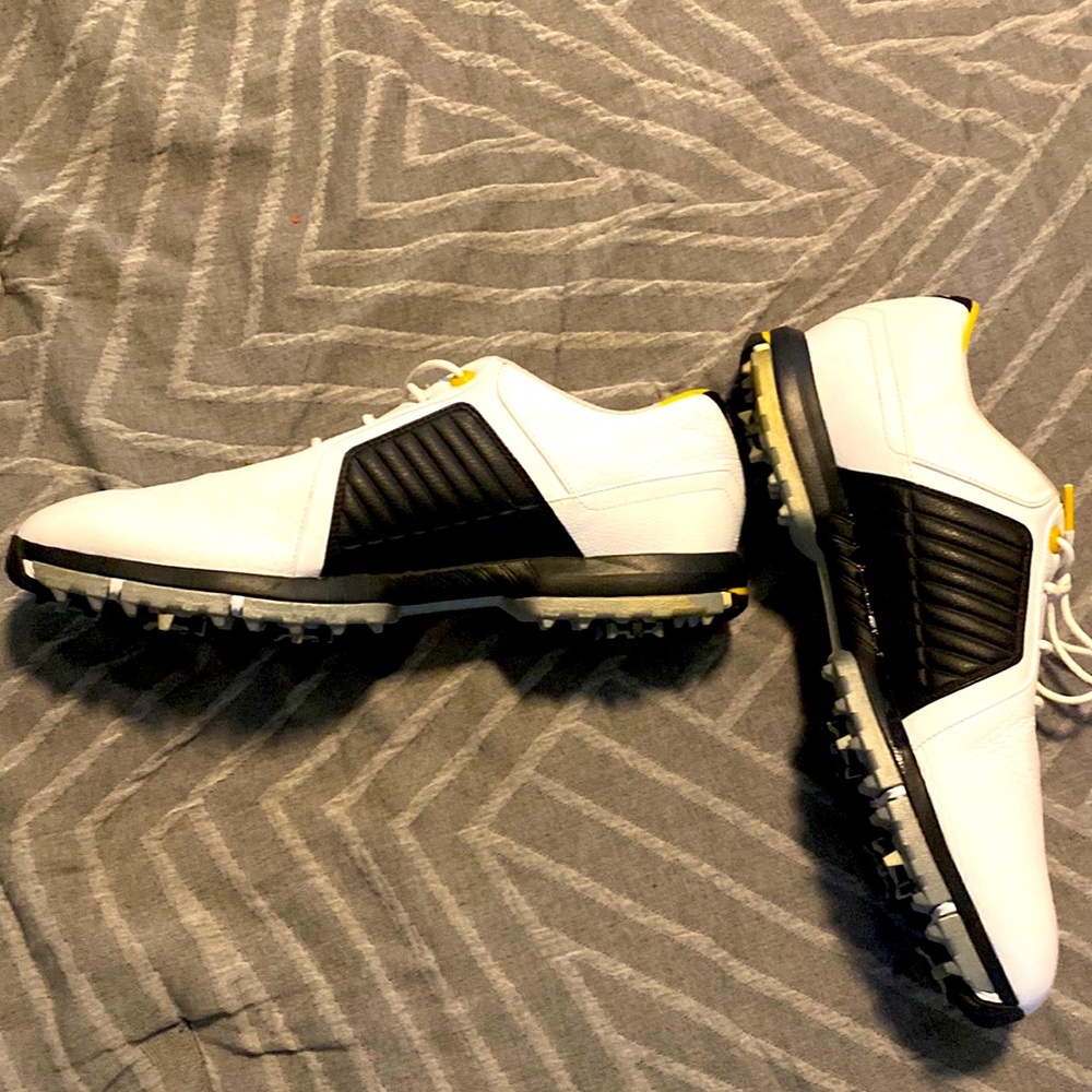 Nike golf shoes / Livestrong / size 12